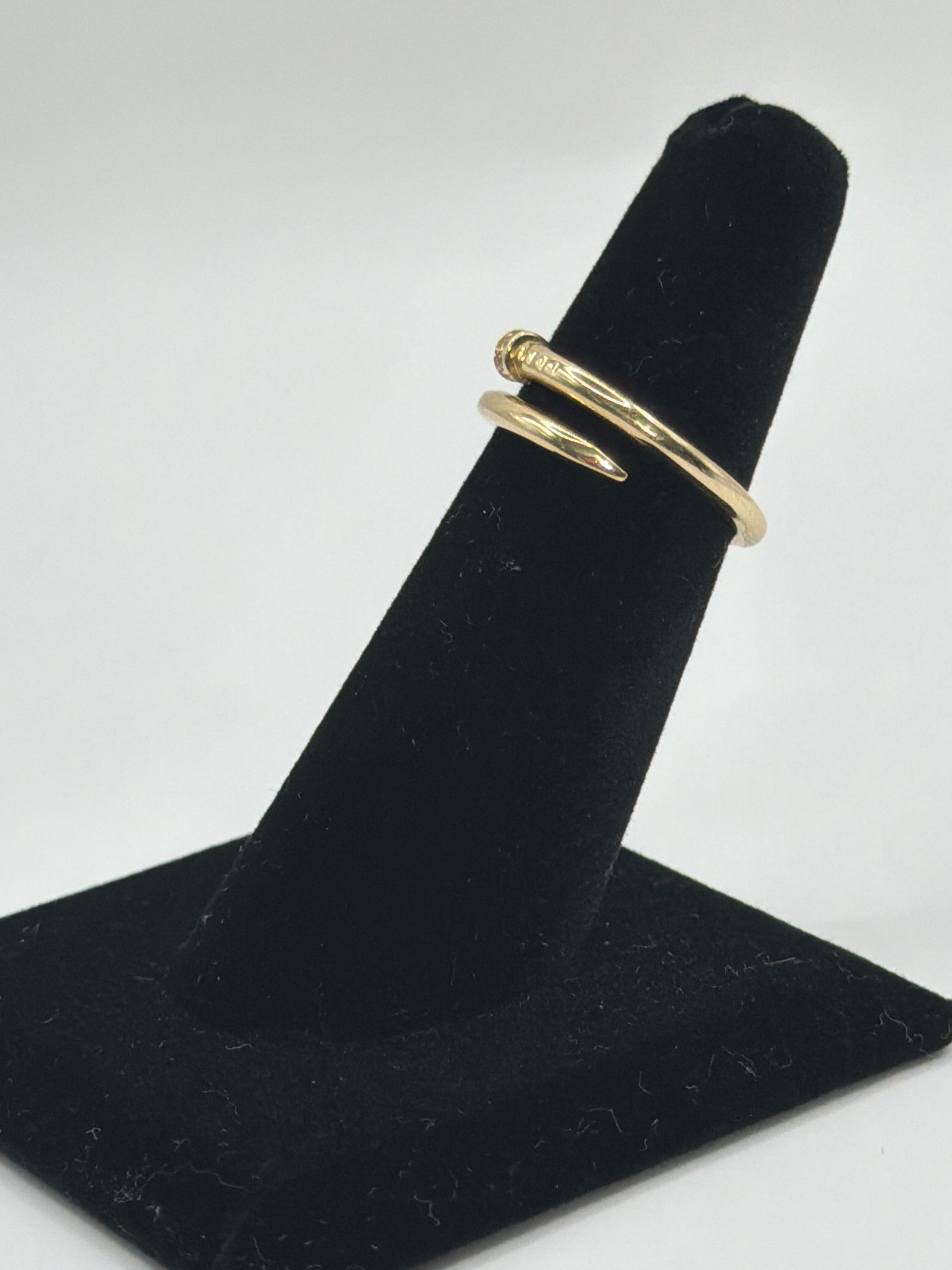 Hermoso anillo de Mujer