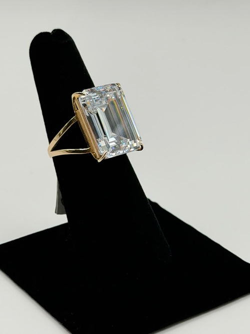 ANILLO SOLIDO PIEDRA BLANCA