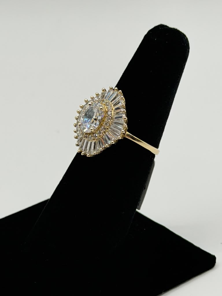 HERMOSO ANILLO SOLIDO
