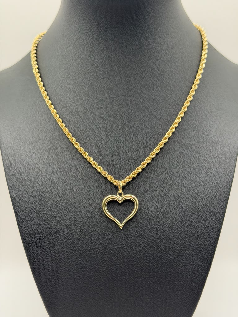 CADENA TORZAL Y DIJE DE CORAZON