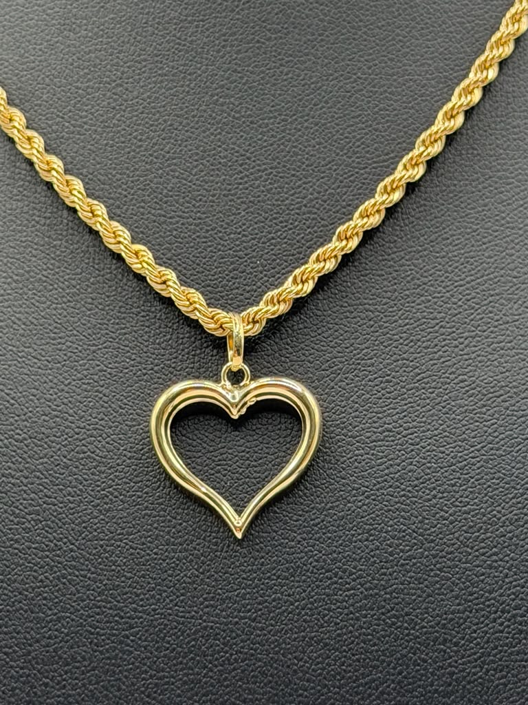 CADENA TORZAL Y DIJE DE CORAZON