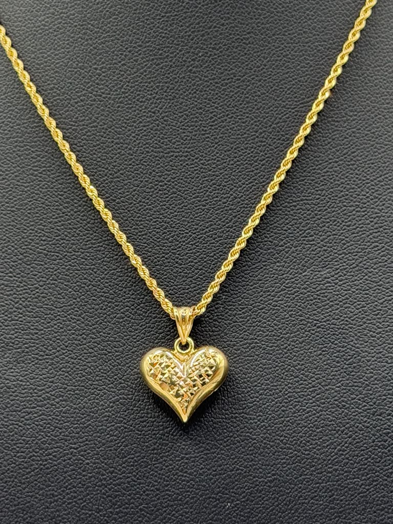 CADENA SEMI SOLIDA Y DIJE DE CORAZON