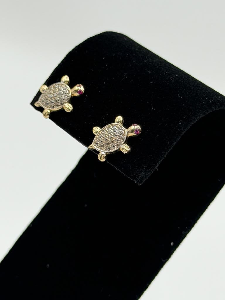 PEQUEÑOS ARETES DE TORTUGA