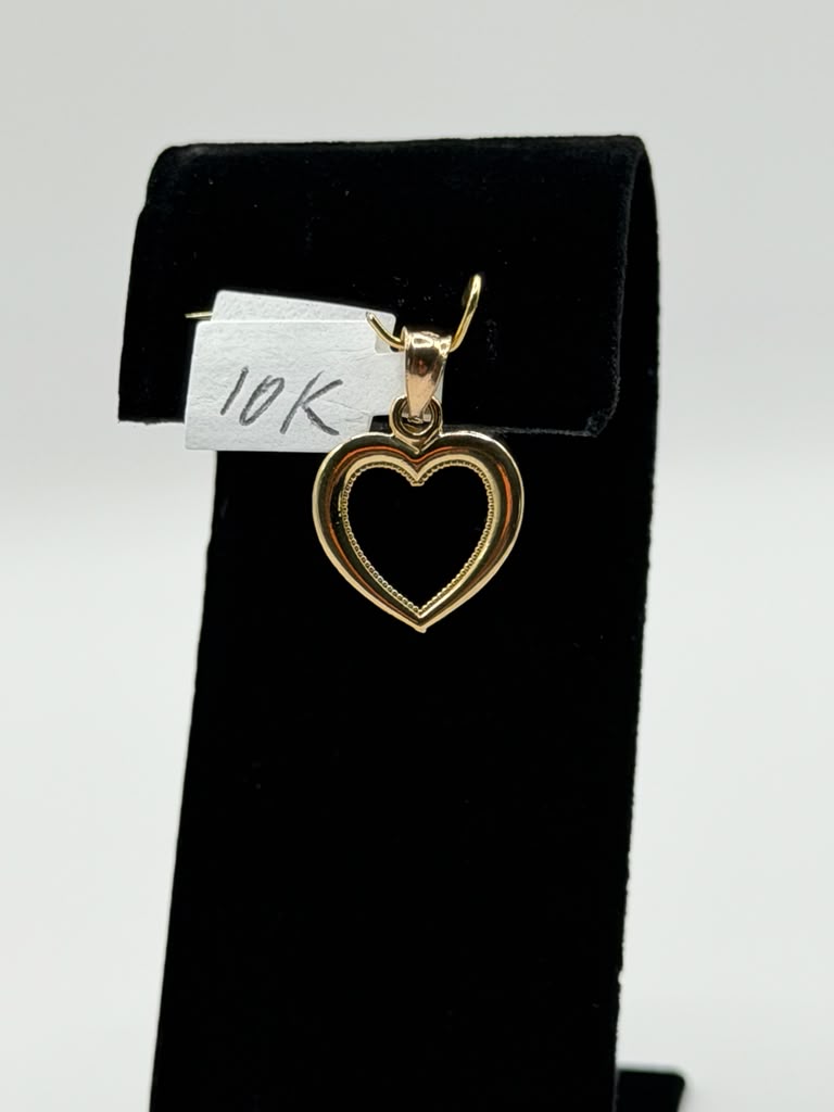 DIJE DE CORAZON CALADO