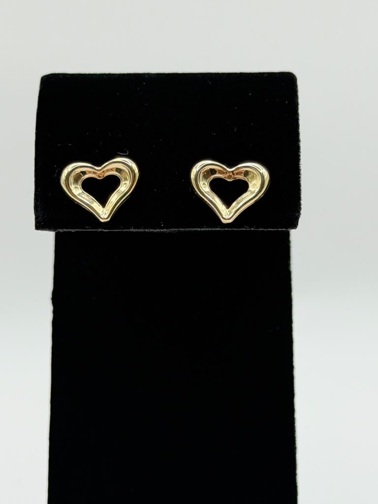 BELLOS ARETES EN FORMA DE CORAZON