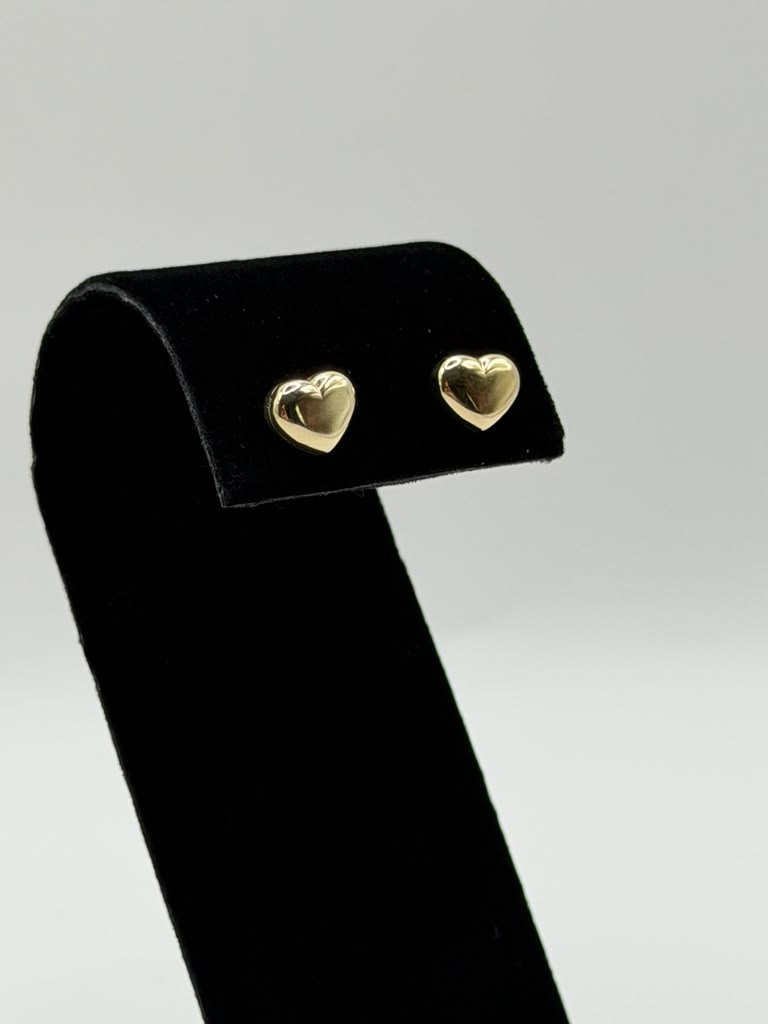 PEQUEÑOS ARETES DE CORAZON INFLADO