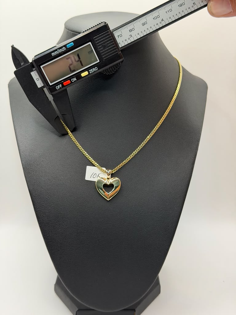 CADENA CUBAN LINK SOLIDA CON DIJE DE CORAZON